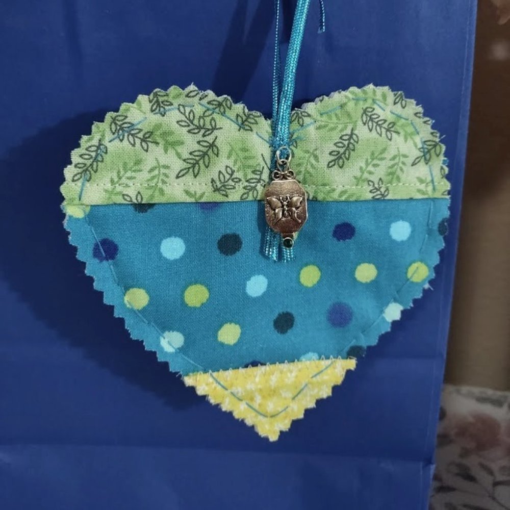 HANDCRAFTED GIFT TAGS